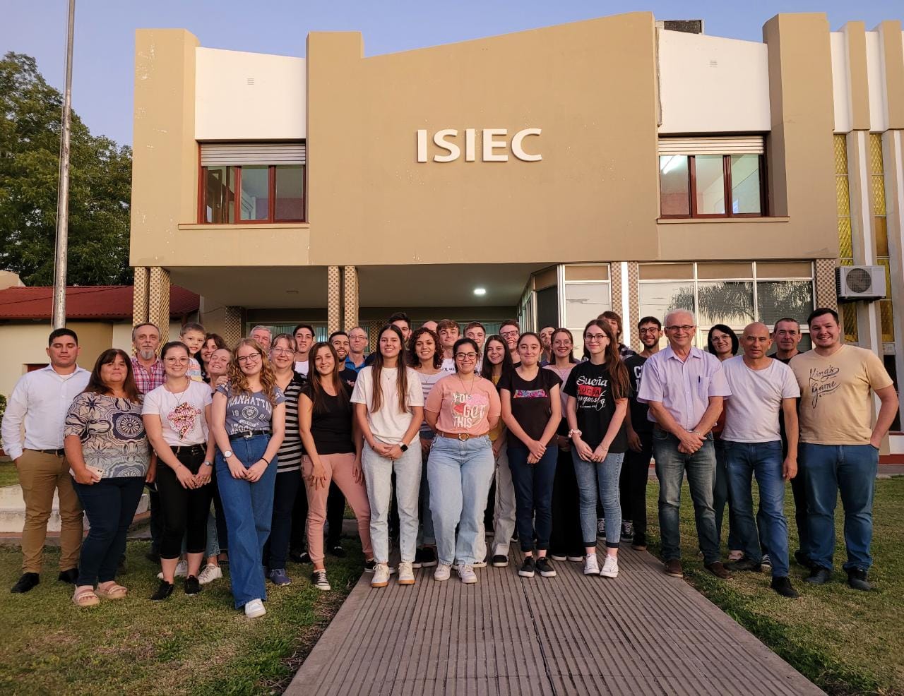 ISIEC alumnos 5